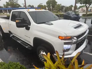 Chevrolet Silverado 3500HD 2023 4x4 LT 4 puertas Crew Cab SRW