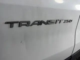 Ford Transit 2019 250 3pt LWB Techo Medio Furgón de Carga con Puerta Deslizante del Pasajero