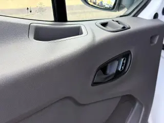 Ford Transit 2024 250 3dr LWB Techo Medio Furgón de Carga
