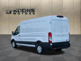 Ford Transit 2024 250 3dr LWB Techo Medio Furgón de Carga