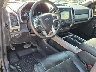 Ford F-250 Super Duty 2018 4x4 Lariat 4dr Crew Cab 8 ft. LB Pickup