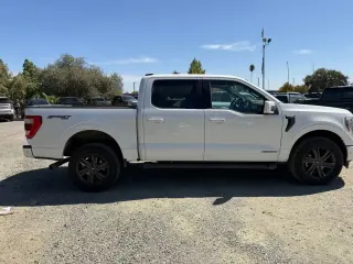 Ford F-150 2022 4x4 Lariat 4dr SuperCrew 5.5 ft. SB