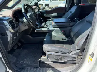 Ford F-150 2022 4x4 Lariat 4dr SuperCrew 5.5 ft. SB