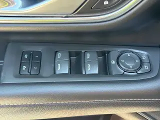 GMC Yukon 2023 4x4 SLT 4dr SUV