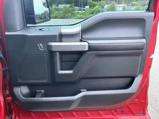 Ford F-150 2017 4x4 XLT 4dr SuperCrew 5.5 ft. SB