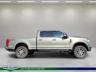 Ford F-250 Super Duty 2020 4x4 Lariat 4dr Crew Cab 6.8 ft. SB Pickup