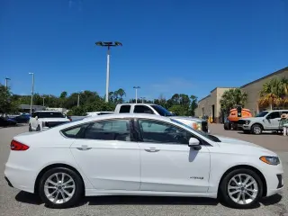 Ford Fusion Hybrid 2019 SE 4p Sedan