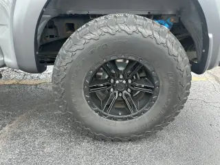 Ford F-150 2018 4x4 Raptor 4dr SuperCrew 5.5 ft. SB