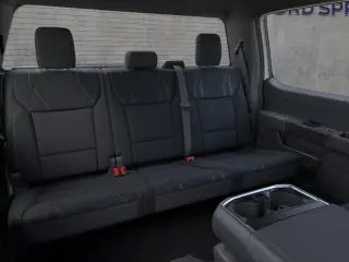 Ford F-150 2025 4x2 STX 4p SuperCrew 5.5 ft. SB