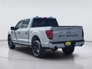 Ford F-150 2024 4x4 Lariat 4 puertas SuperCrew 5.5 pies SB