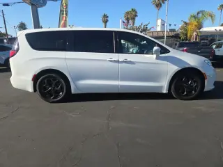 Chrysler Pacifica Hybrid 2022 Limited 4dr Mini-Van