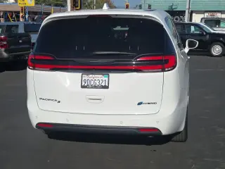 Chrysler Pacifica Hybrid 2022 Limited 4dr Mini-Van