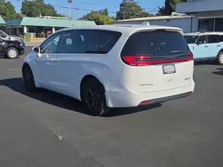 Chrysler Pacifica Hybrid 2022 Limited 4dr Mini-Van