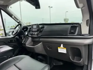 Ford Transit 2025 150 3dr LWB Techo Medio Furgón de Carga