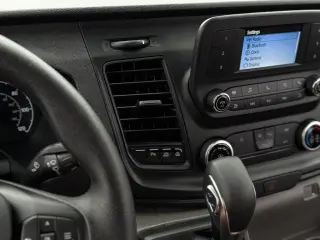 Ford Transit 2025 150 3dr LWB Techo Medio Furgón de Carga