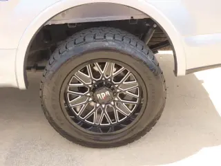 Ford F-150 2020 4x2 Lariat 4 puertas SuperCrew 5.5 pies. SB