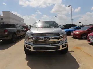 Ford F-150 2020 4x2 Lariat 4 puertas SuperCrew 5.5 pies. SB