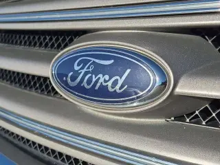 Ford Taurus 2018 SEL 4dr Sedan