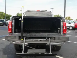 Ford F-150 2023 4x4 XLT 4dr SuperCrew 5.5 ft. SB
