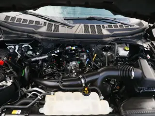 Ford F-150 2023 4x4 XLT 4dr SuperCrew 5.5 ft. SB