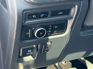 Ford F-150 2023 4x4 Lariat 4dr SuperCrew 5.5 ft. SB