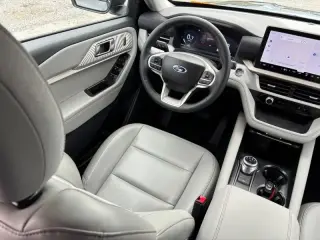 Ford Explorer 2025 AWD Active 4p SUV