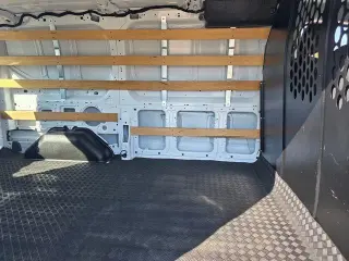 Ford Transit 2025 250 3pu LTR Techo Bajo Furgón de Carga