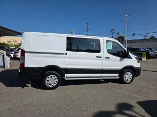 Ford Transit 2025 250 3pu LTR Techo Bajo Furgón de Carga