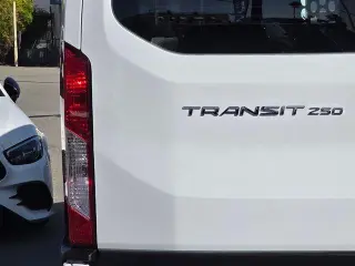 Ford Transit 2025 250 3pu LTR Techo Bajo Furgón de Carga