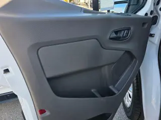 Ford Transit 2025 250 3pu LTR Techo Bajo Furgón de Carga