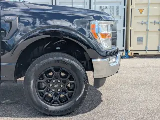 Ford F-150 2021 4x4 XL 4dr SuperCrew 5.5 ft. SB