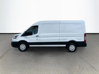 Ford Transit 2023 250 3dr SWB Techo Medio Furgón de Carga