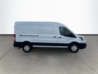 Ford Transit 2023 250 3dr SWB Techo Medio Furgón de Carga