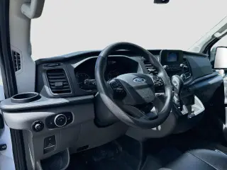 Ford Transit 2023 250 3dr SWB Techo Medio Furgón de Carga