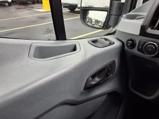 Ford Transit 2018 150 XLT 3dr SWB Techo Bajo Furgón de Pasajeros con Puertas Laterales de Pasajeros 60/40