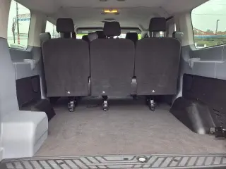 Ford Transit 2018 150 XLT 3dr SWB Techo Bajo Furgón de Pasajeros con Puertas Laterales de Pasajeros 60/40