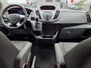Ford Transit 2018 150 XLT 3dr SWB Techo Bajo Furgón de Pasajeros con Puertas Laterales de Pasajeros 60/40