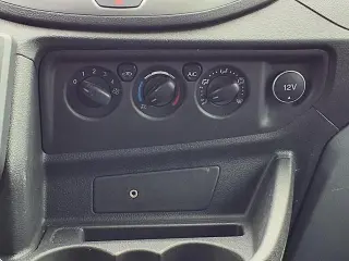 Ford Transit 2018 150 XLT 3dr SWB Techo Bajo Furgón de Pasajeros con Puertas Laterales de Pasajeros 60/40