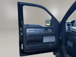 Ford F-150 2011 4x4 SVT Raptor 4dr SuperCrew Styleside 5.5 ft. SB