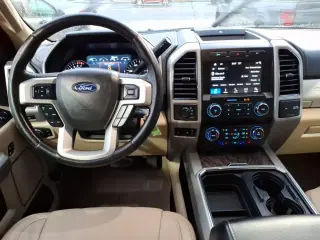 Ford F-250 Super Duty 2019 4x4 Lariat 4dr Crew Cab 6.8 ft. SB Pickup