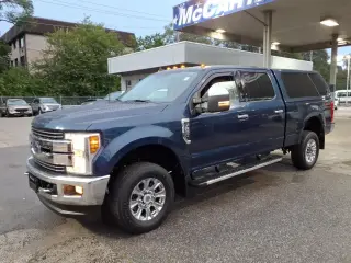 Ford F-250 Super Duty 2019 4x4 Lariat 4dr Crew Cab 6.8 ft. SB Pickup