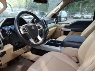 Ford F-250 Super Duty 2019 4x4 Lariat 4dr Crew Cab 6.8 ft. SB Pickup