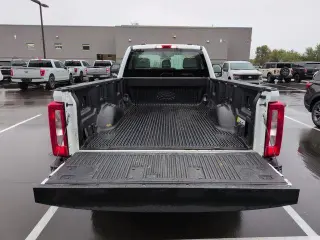 Ford F-250 Super Duty 2024 4x4 XL 2dr Regular Cab 8 ft. LB Pickup