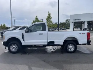 Ford F-250 Super Duty 2024 4x4 XL 2dr Regular Cab 8 ft. LB Pickup