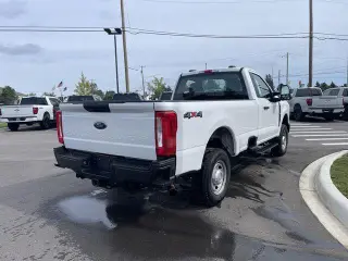 Ford F-250 Super Duty 2024 4x4 XL 2dr Regular Cab 8 ft. LB Pickup