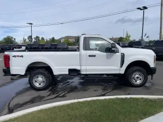 Ford F-250 Super Duty 2024 4x4 XL 2dr Regular Cab 8 ft. LB Pickup