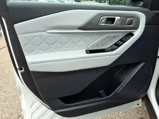 Ford Explorer 2025 AWD Platinum 4dr SUV