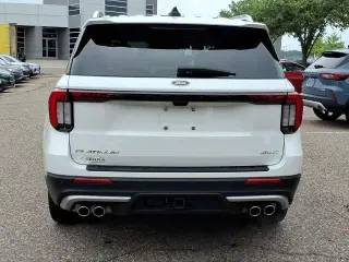 Ford Explorer 2025 AWD Platinum 4dr SUV