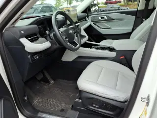 Ford Explorer 2025 AWD Platinum 4dr SUV