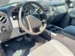 Ford F-250 Super Duty 2016 4x4 XLT 4dr Crew Cab 6.8 ft. SB Pickup